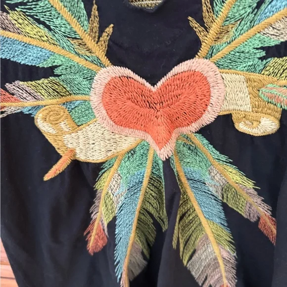 Johnny Was Black Gorgeous Embroidered Feather Graphic Women's Top - Picture 2 of 3